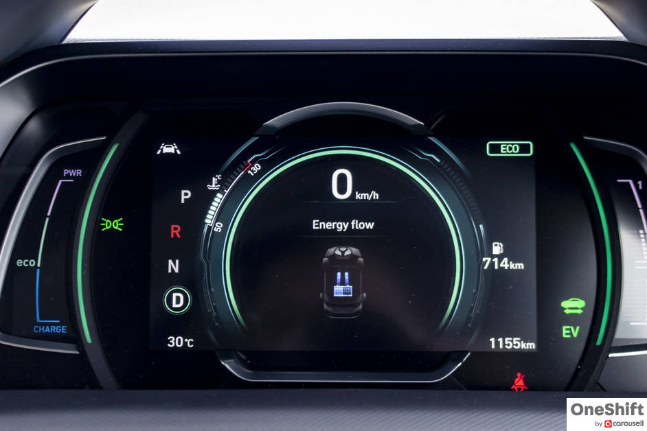 Hyundai Ioniq Hybrid driver display cluster