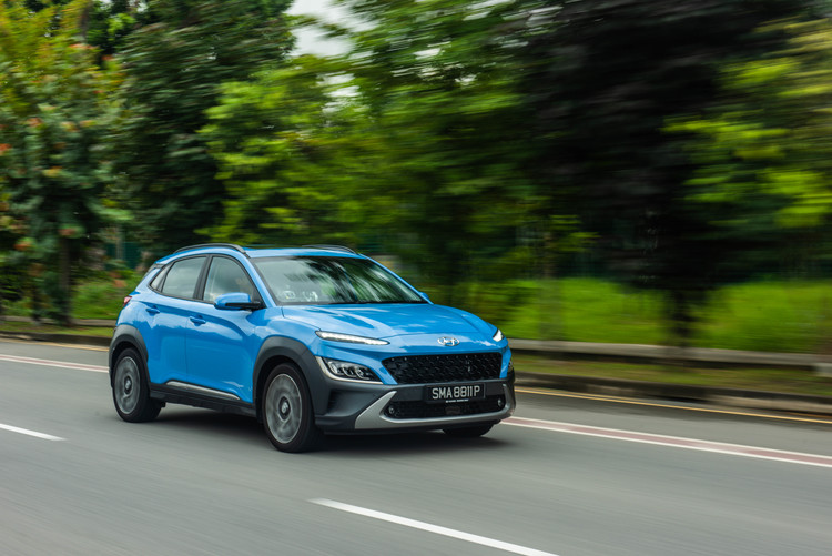 Hyundai KONA Hybrid in motion