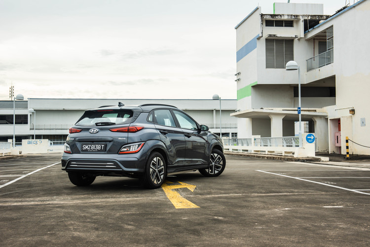 Hyundai KONA Electric rear profile