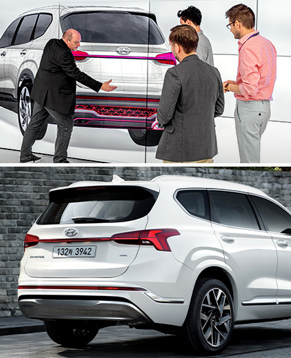 Salesman presenting the Hyundai Santa Fe