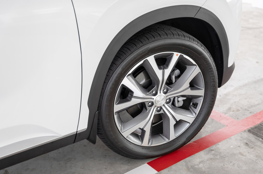 Hyundai Singapore Palisade 20" tires