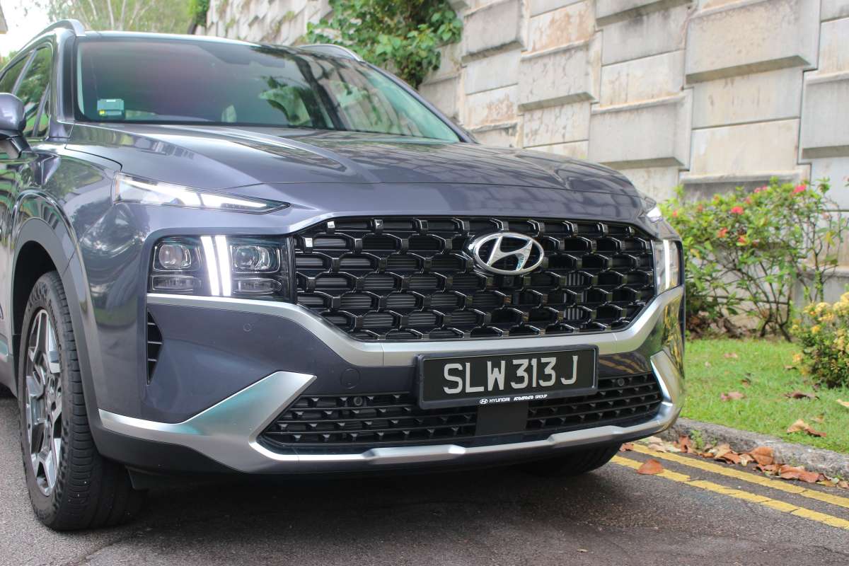 Hyundai Santa Fe Hybrid Front Exterior