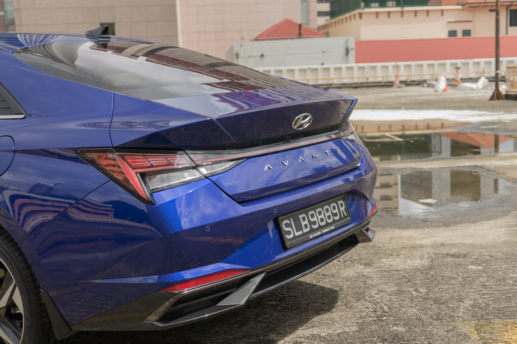 2021 Hyundai AVANTE rear view