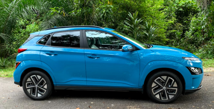 Hyundai KONA Electric side view