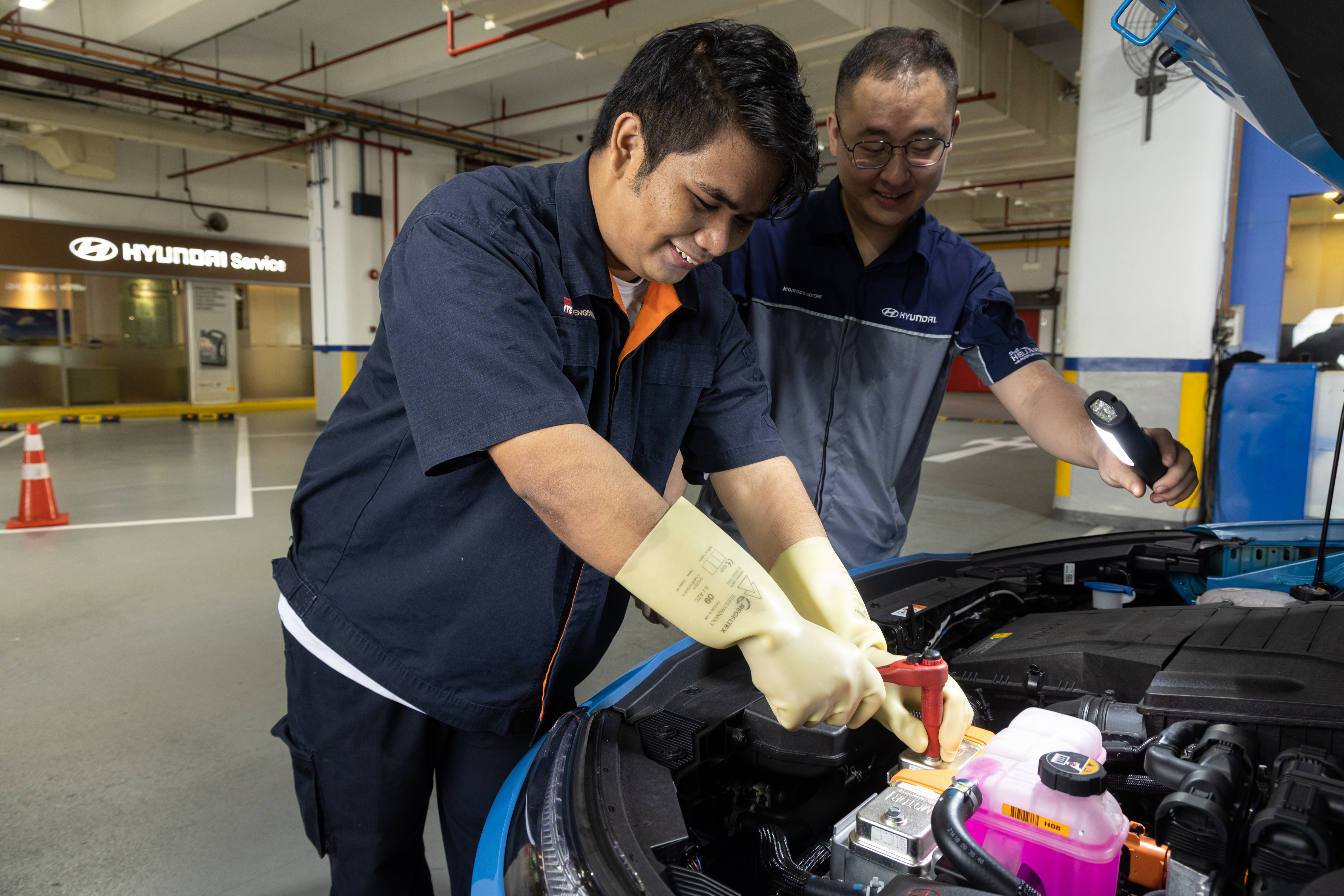 NITEC Student Lim Tzu Xuan under supervision by AUtomotive Engineer Mr. Kelvin Ho